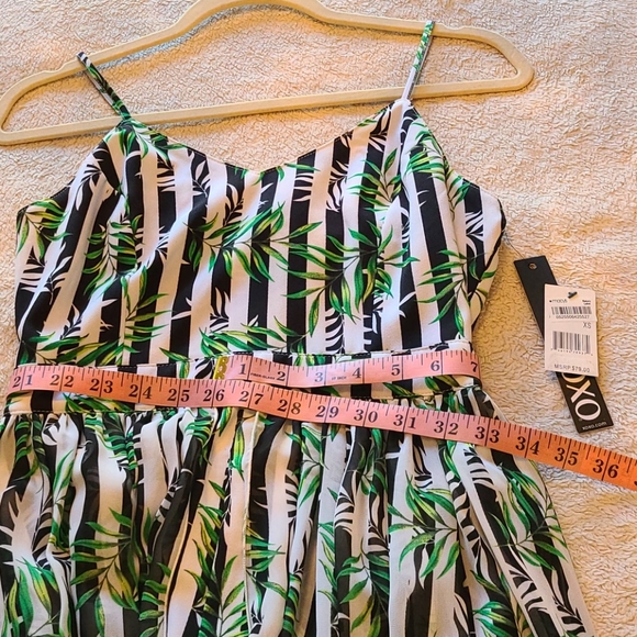 Romper with sheer overlay - Picture 5 of 6